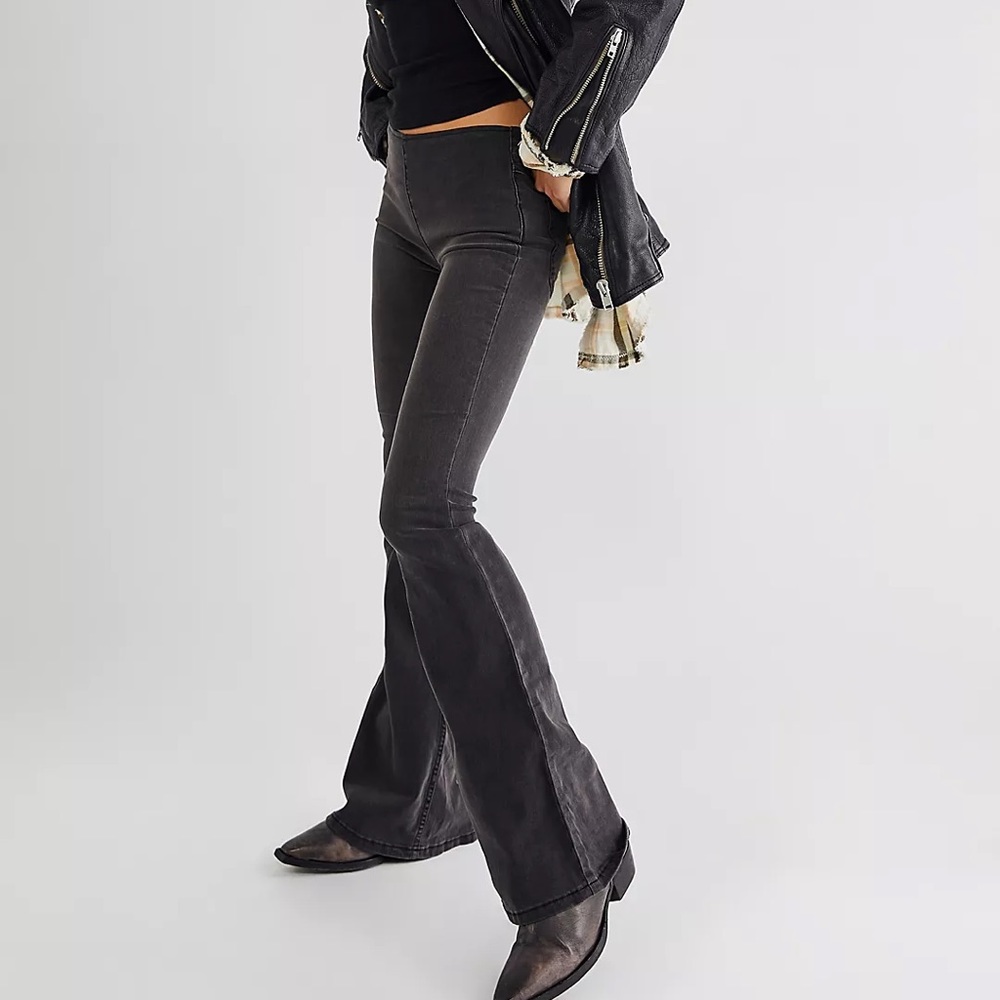 FREE PEOPLE | We The Free - Penny Pull-On Flare Jeans - Picture 3 of 8